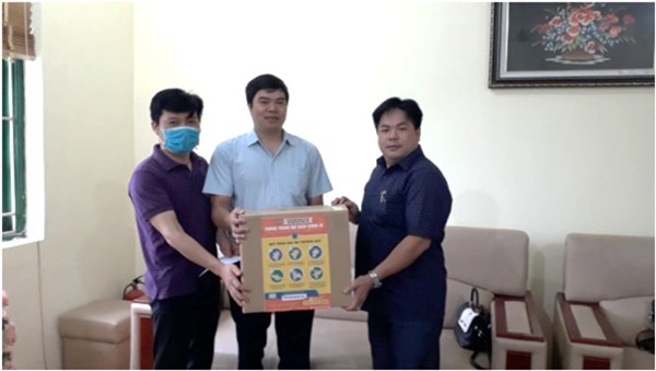 Học viện Nông nghiệp Việt Nam hỗ trợ phòng tránh dịch Covid 19 cho học sinh Truờng THPT Tiền Phong, Mê Linh, Hà Nội  trong kỳ thi tốt nghiệp THPT nam 2020