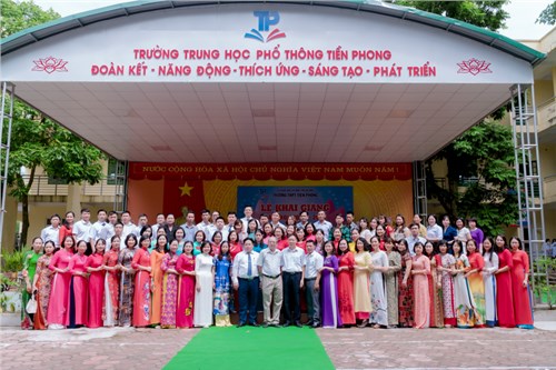 Trường THPT Tiền Phong khai giảng năm học mới